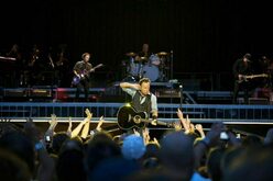 Bruce Springsteen & The E Street Band / Bruce Springsteen on Aug 24, 2012 [182-small]