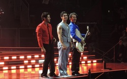 tags: Jonas Brothers - Jonas Brothers / Lawrence on Sep 18, 2023 [771-small]