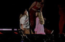 Taylor Swift / Gracie Abrams on Dec 8, 2024 [951-small]