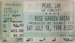 Pearl Jam / Frank Black & The Catholics / Frank Black / Lukin on Jul 18, 1998 [110-small]