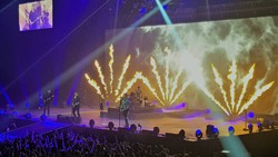 Against The Current / MAX / Fall Out Boy on Mar 29, 2018 [270-small]