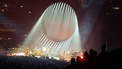David Gilmour on Apr 4, 2016 [359-small]
