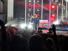 5 Seconds of Summer / The Aces on Sep 20, 2018 [568-small]