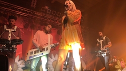 Julia Michaels  / Rhys Lewis on Sep 22, 2019 [835-small]