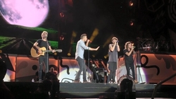 Icono Pop / One Direction on Aug 23, 2015 [152-small]