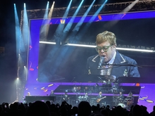 Elton John on Apr 8, 2022 [299-small]