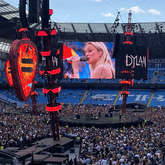 Ed Sheeran / Maisie Peters / DYLAN (UK) on Jun 10, 2022 [423-small]