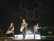 Carrie Underwood / Craig Morgan / Sons Of Sylvia on May 1, 2010 [944-small]