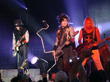tags: Mötley Crüe, Hershey, Pennsylvania, United States, GIANT Center - Mötley Crüe / Theory of a Deadman / Hinder / The Last Vegas on Mar 8, 2009 [727-small]