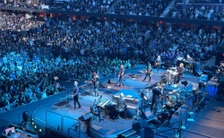 Bruce Spingsteen & The E Street Band / Bruce Springsteen on Apr 5, 2023 [196-small]