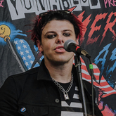 Yungblud on Sep 6, 2022 [537-small]