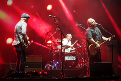 Pixies / The Big Moon on Sep 20, 2019 [320-small]