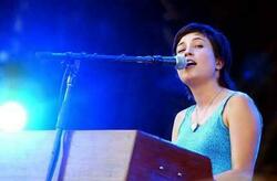tags: Missy Higgins - Wave Aid - The Tsunami Relief Concert on Jan 29, 2005 [093-small]