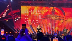 BRIT Awards 2022 on Feb 8, 2022 [644-small]