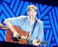 James Taylor on Oct 2, 2014 [946-small]