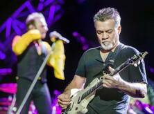 Van Halen / Kenny Wayne Shepherd on Jul 22, 2015 [644-small]